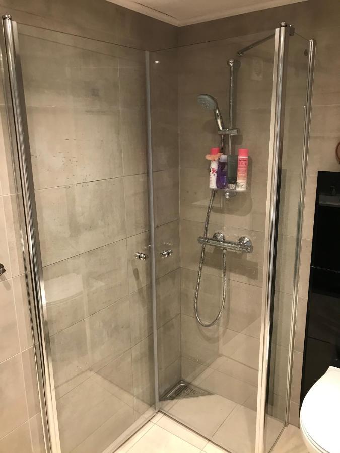 Hytte Med Sjoutsikt Og 20 Min Fra Dyreparken 格里姆斯塔 外观 照片